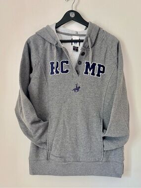 Stormtech Polo Gray Hooded Henley Sweatshirt with RCMP Navy Letters SZ.XL